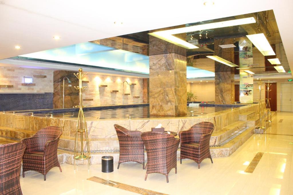 Jun Hao Hotel Dongguan  Extérieur photo
