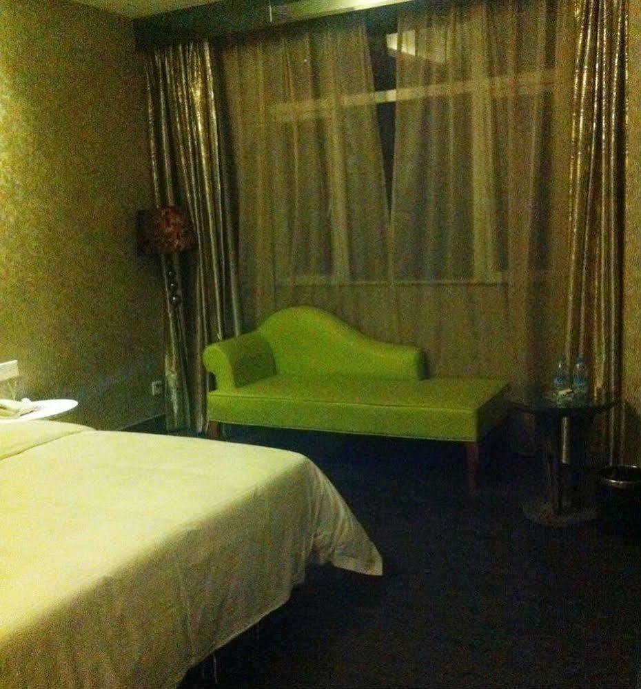 Jun Hao Hotel Dongguan  Extérieur photo