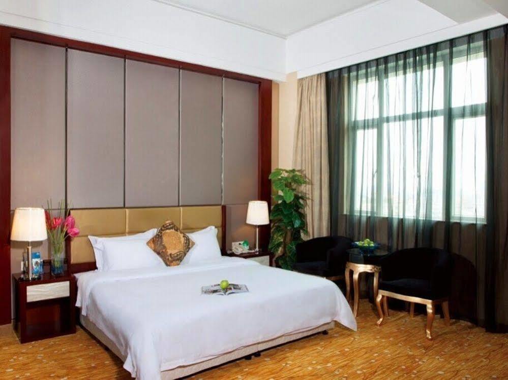 Jun Hao Hotel Dongguan  Extérieur photo