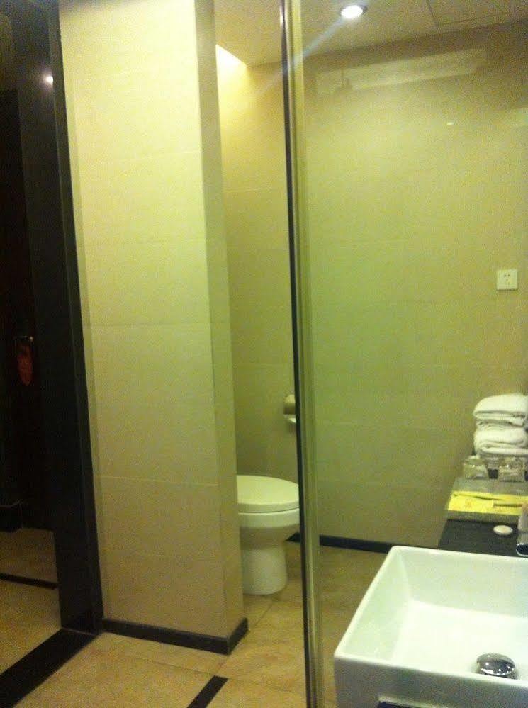 Jun Hao Hotel Dongguan  Extérieur photo