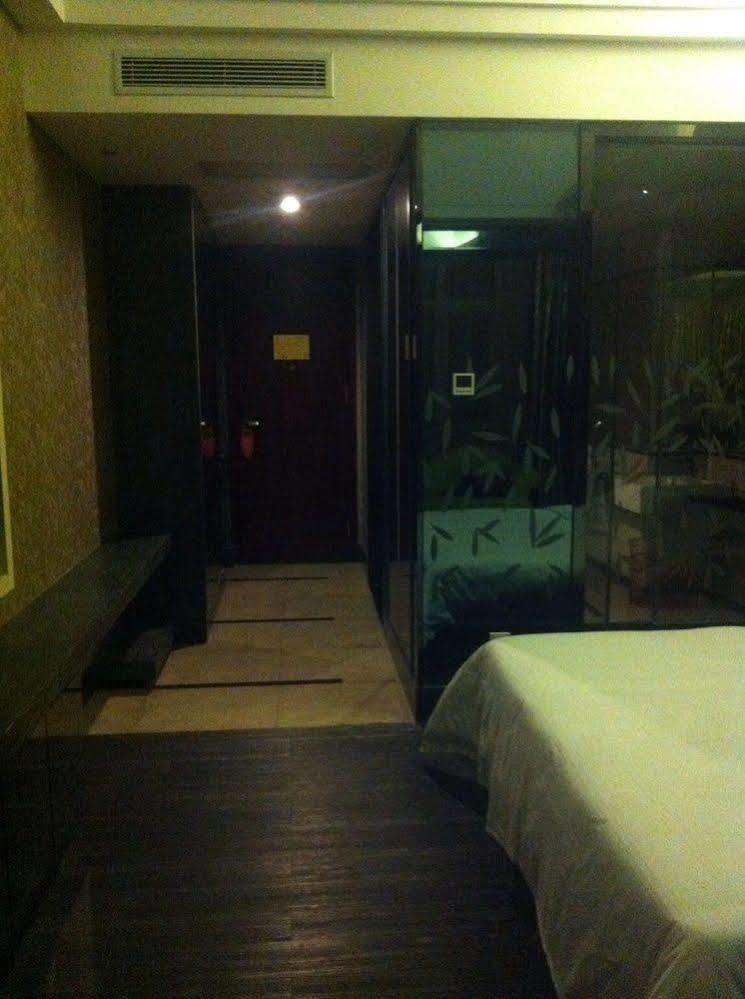 Jun Hao Hotel Dongguan  Extérieur photo