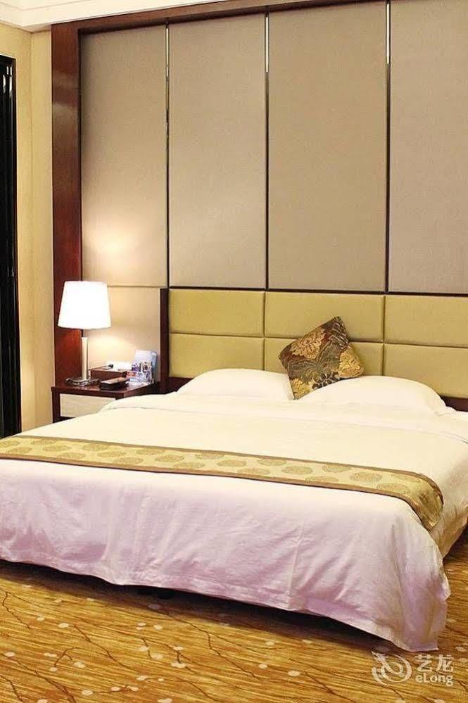 Jun Hao Hotel Dongguan  Extérieur photo