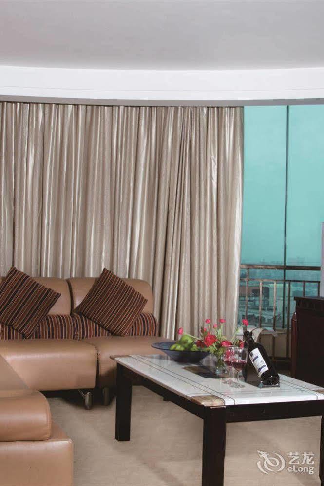 Jun Hao Hotel Dongguan  Extérieur photo